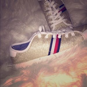 Tommy’s women’s shoe